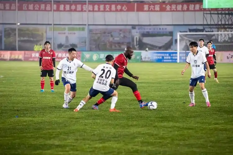 西班牙乙级联赛：埃瓦尔 VS 拉斯帕尔马斯